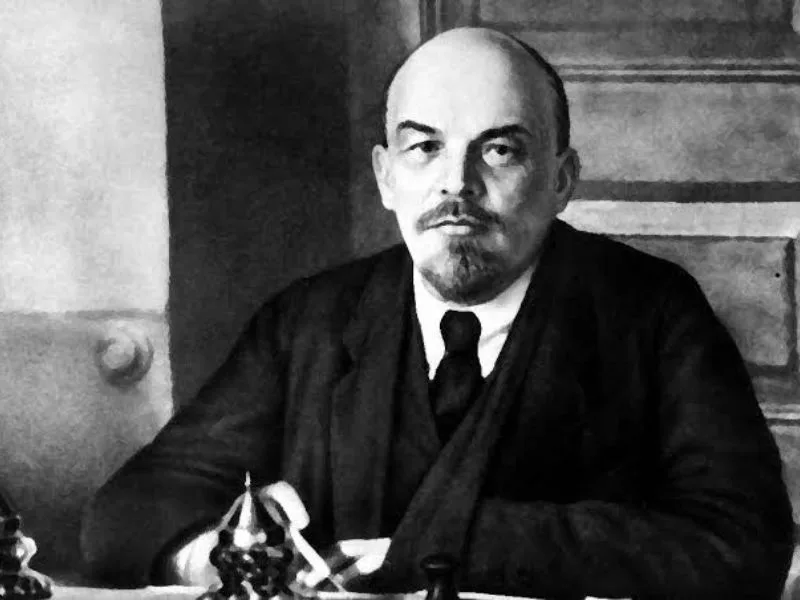 tieu su lenin cuoc doi va su nghiep chinh tri cua vi lanh tu cach mang nga